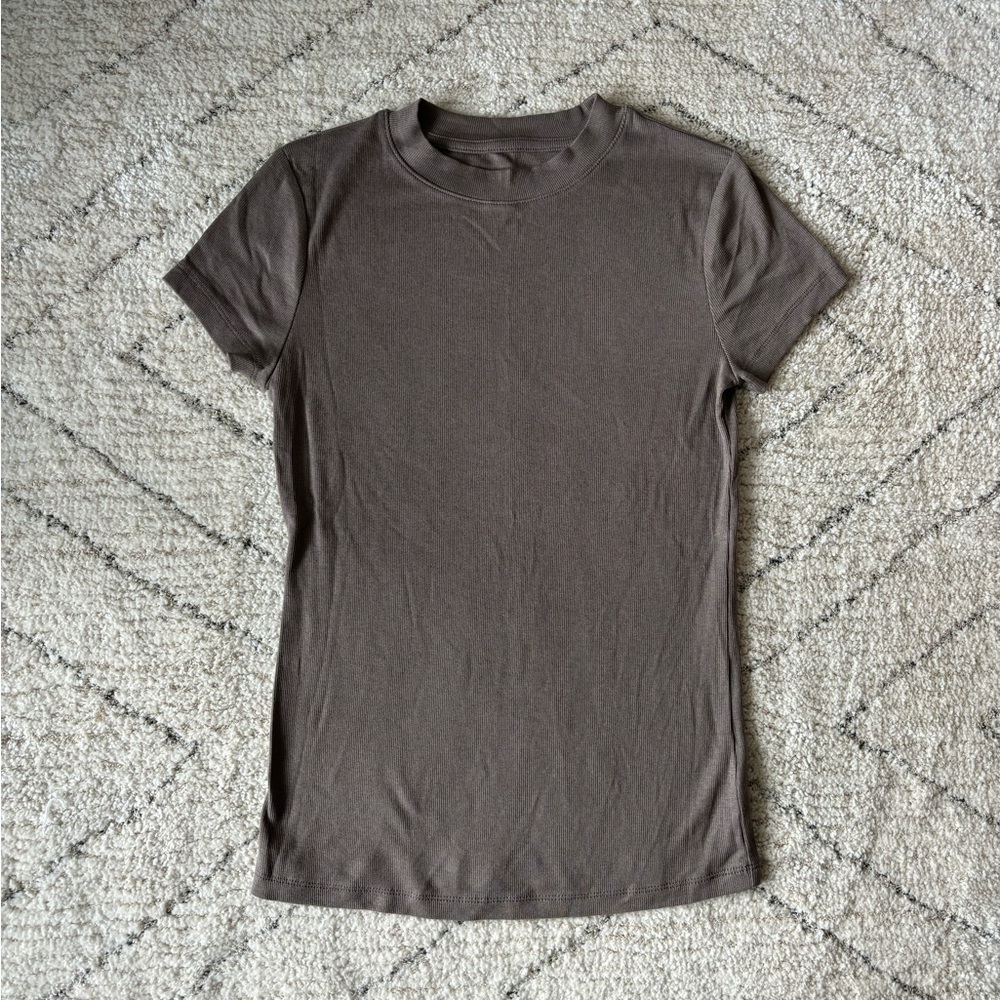 Crew neck t-shirt top small